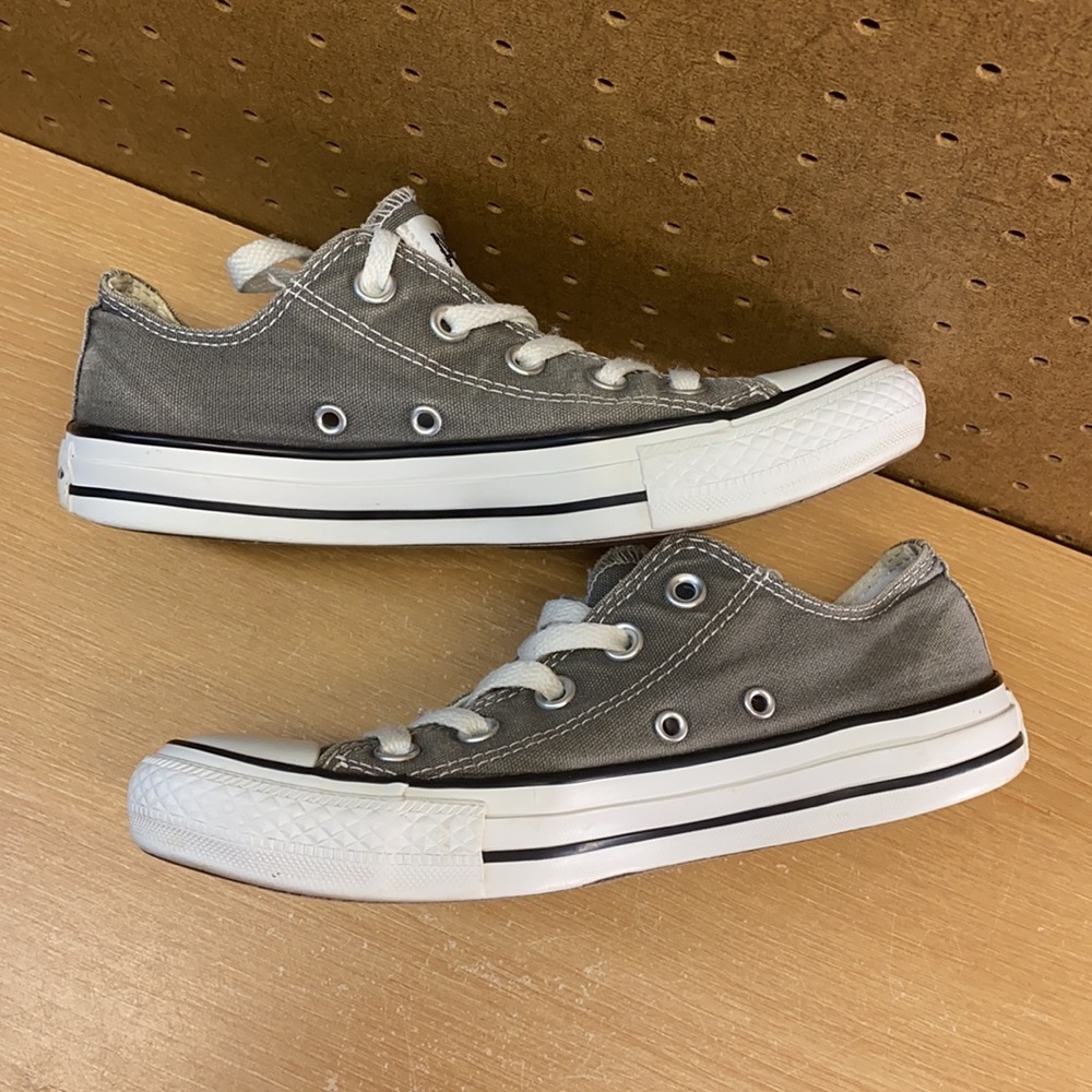 Converse Chuck Taylor All Star Low Size 6 Women’s Sneakers - Picture 8 of 12